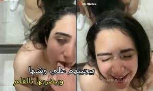 سكس مصري ديوث بيصور مراته وهو بينيكها بعنف ويجيب اللبن علي وشها